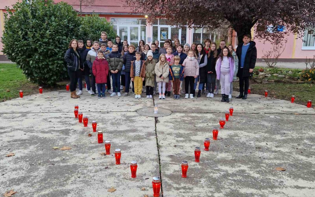 Učenici odali počast žrtvi Vukovara i Škabrnje